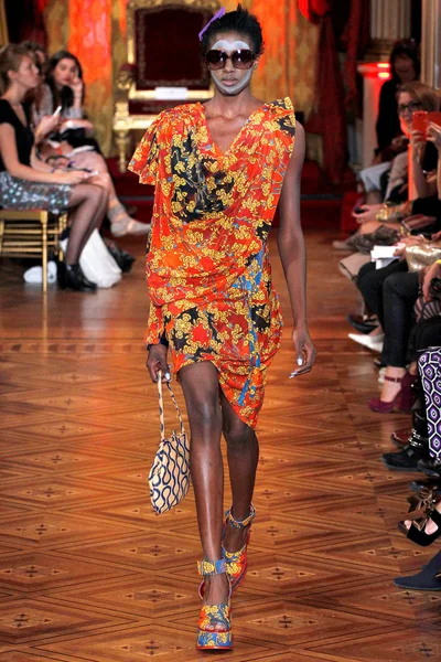 Look 30